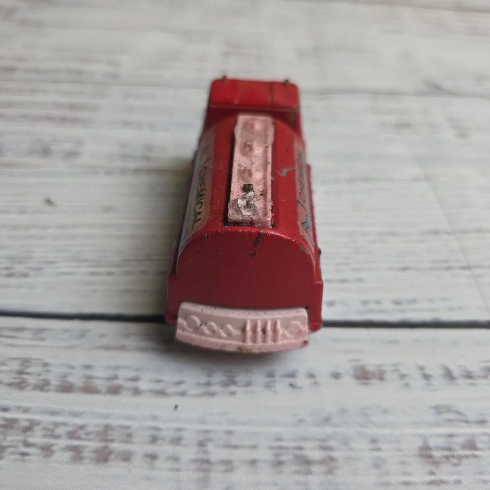 Vintage Tootsie Toy Chemical Extinguisher Red Fire Truck 1970‎ Made In USA